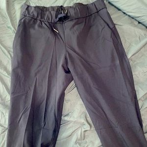 Lululemon on the fly pant